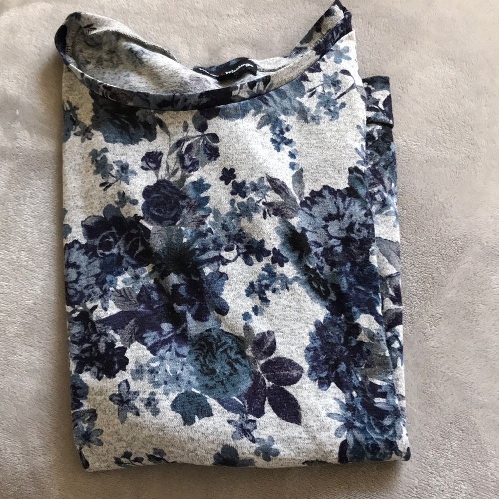 Super comfy floral sweat shirt